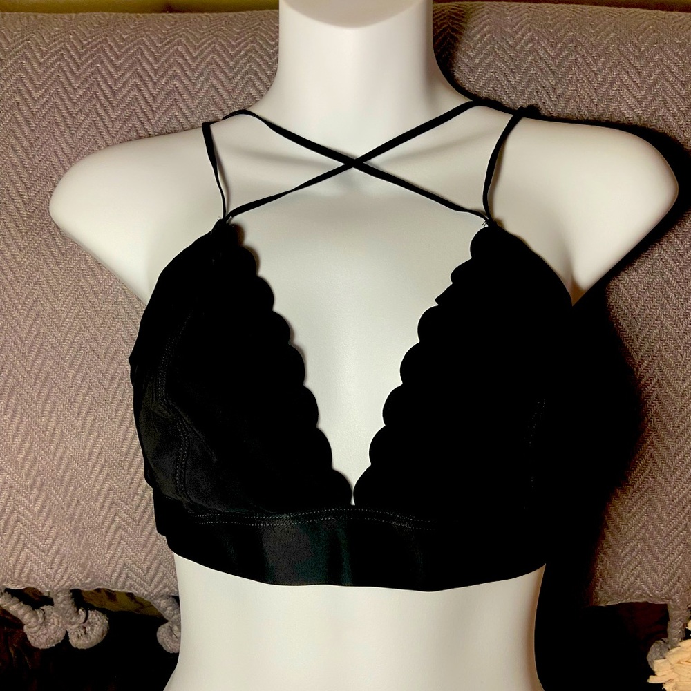 Flirtitude women’s XL black Bralette NWOT